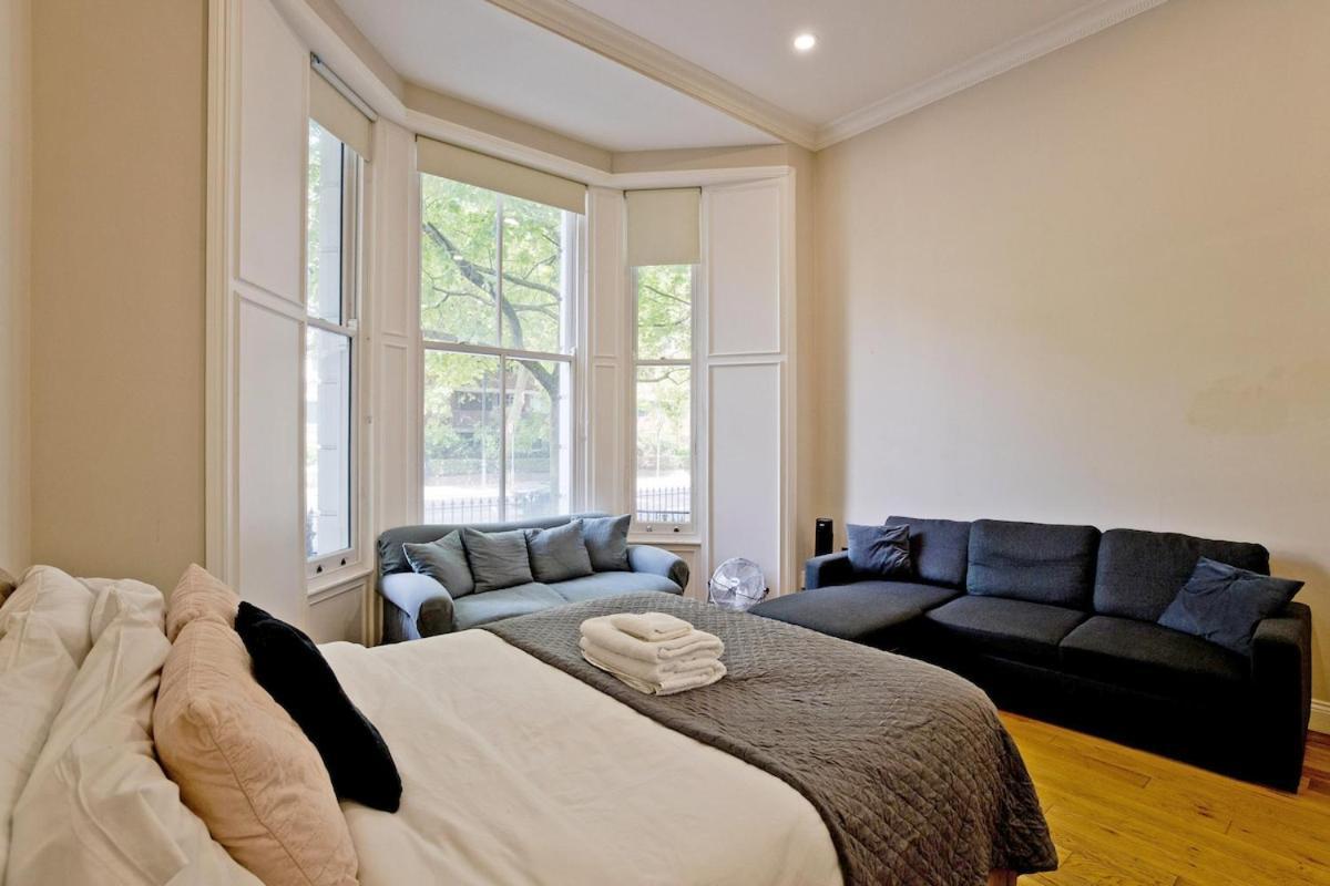 Modern Stylish Spacious 1br Duplex Londen