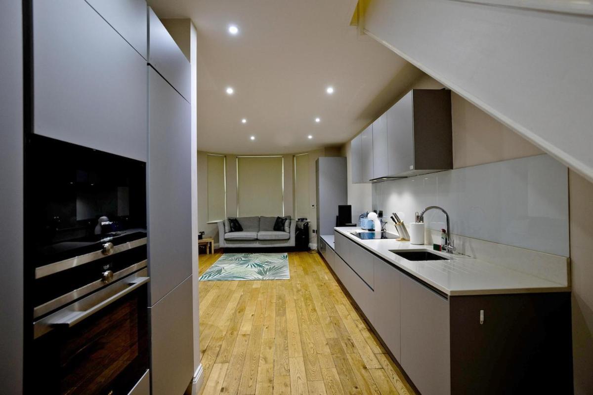 Modern Stylish Spacious 1br Duplex *